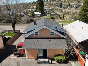 531 N 11th St in Klamath Falls, OR - Building Photo - Building Photo