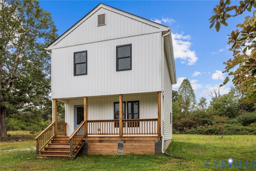 1335 Stokes Station Rd in Goochland, VA - Building Photo