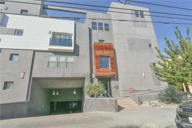 property at 11925 Kling St