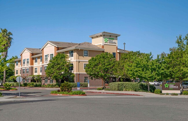 Furnished Studio-Sacramento - Elk Grove in Elk Grove, CA - Foto de edificio - Building Photo