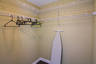 2762 Cameron Rd in Falls Church, VA - Building Photo - Building Photo