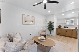 6730 Mohawk St in San Diego, CA - Building Photo - Building Photo