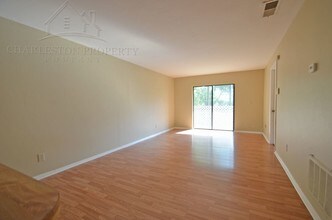 2186 Bees Ferry Rd-Unit -H in Charleston, SC - Building Photo - Building Photo