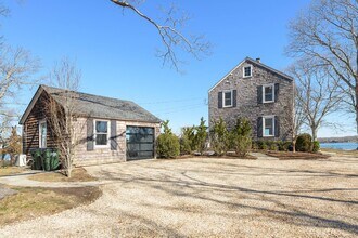 56 N Cartwright Rd in Shelter Island, NY - Building Photo - Building Photo
