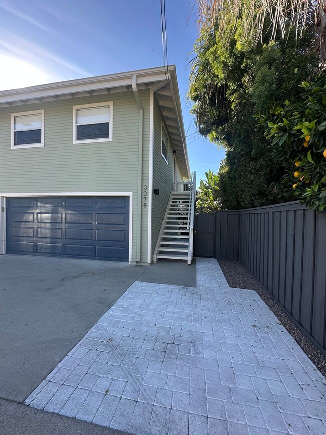 335 S Grand St in Orange, CA - Building Photo - Building Photo