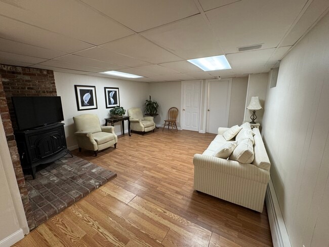 102 Hillside Rd, Unit Basement in North Andover, MA - Foto de edificio - Building Photo
