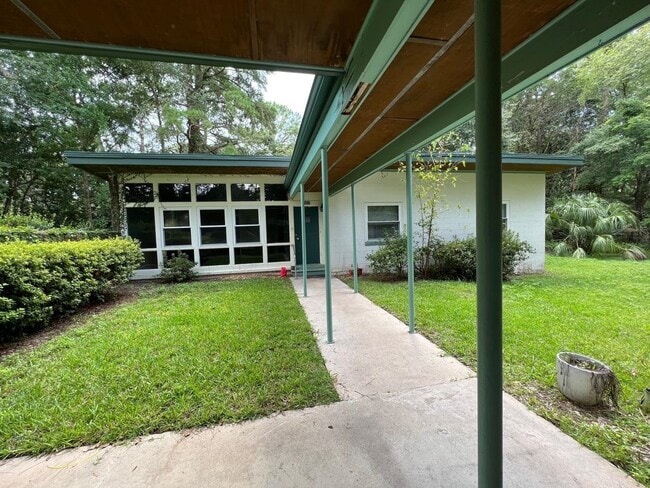 2002 Chowkeebin Nene in Tallahassee, FL - Building Photo - Building Photo