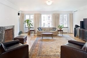 325 E 53rd St in New York, NY - Building Photo - Building Photo