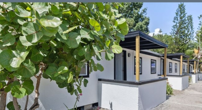property at 4605 N Hubert Ave