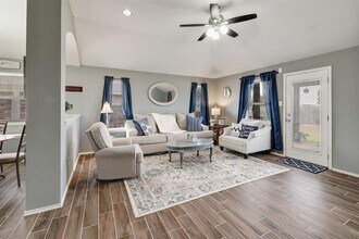 316 Swenson Dr in Hutto, TX - Building Photo - Building Photo
