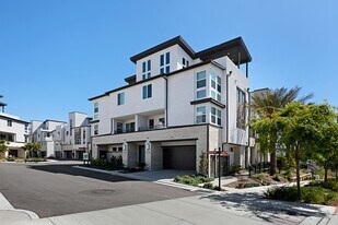 2701 Community Dr in San Diego, CA - Building Photo