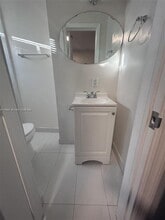 2222 Van Buren St in Hollywood, FL - Building Photo - Building Photo