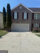 2909 Rusticwood Dr SW in Snellville, GA - Building Photo