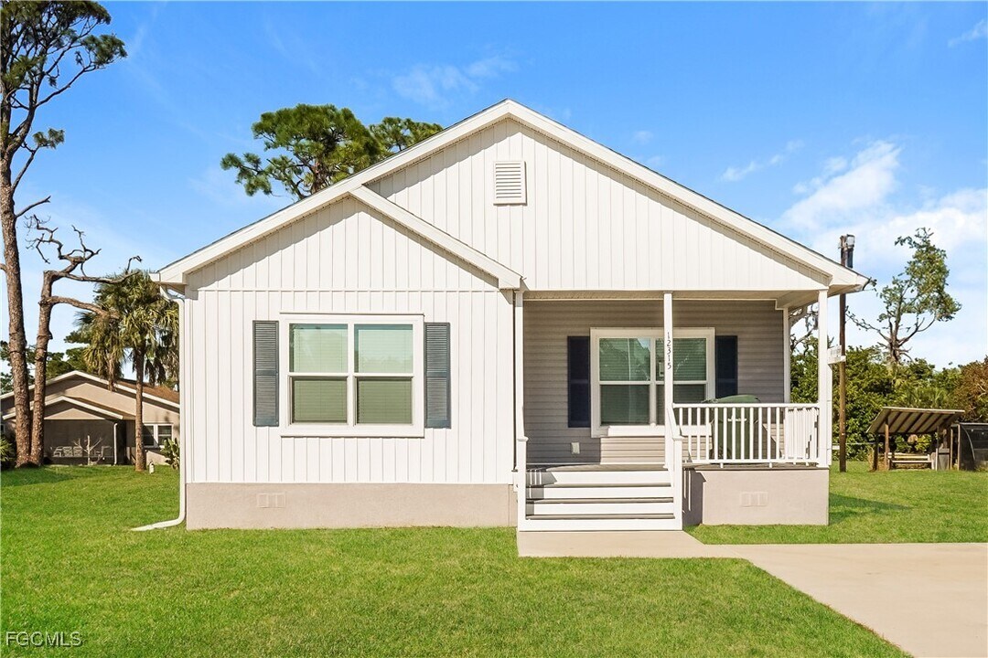 12315 Tangier St in North Port, FL - Building Photo