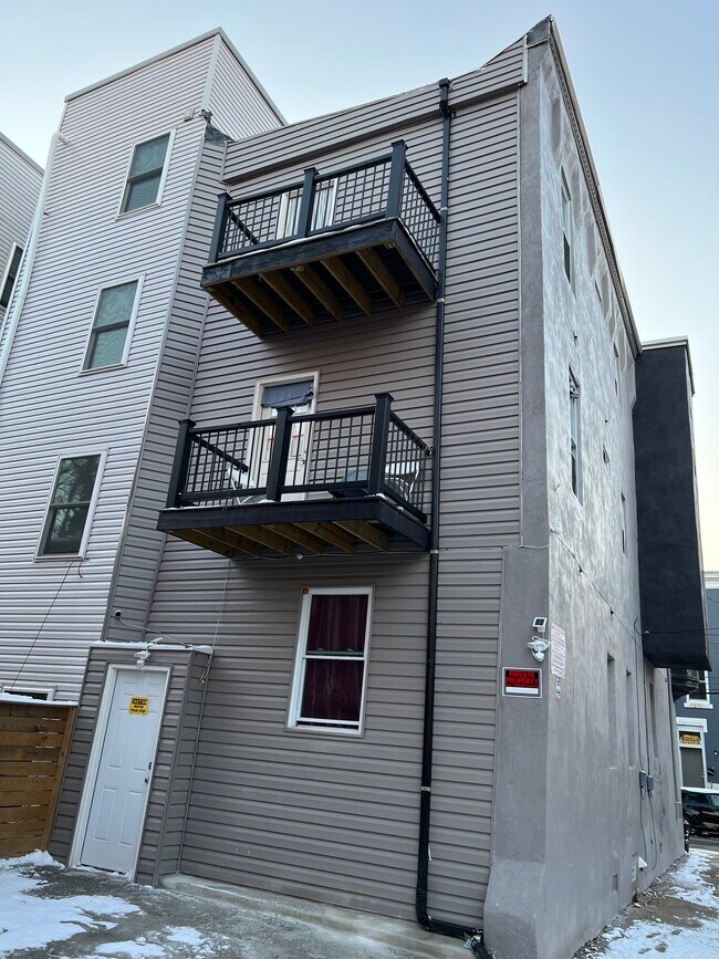 1719 N 25th St, Unit 2 in Philadelphia, PA - Foto de edificio - Building Photo