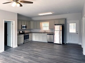 1284 Payne Rd in Rentz, GA - Foto de edificio - Building Photo