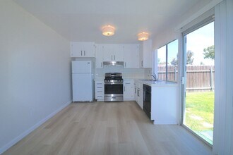 10797 Bangalore Ln in San Diego, CA - Building Photo - Building Photo