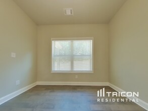 8315 Loch Lomand Ln in Winston, GA - Foto de edificio - Building Photo