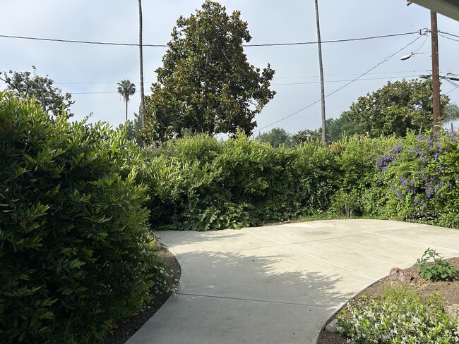 281 Stanton St in Pasadena, CA - Foto de edificio - Building Photo