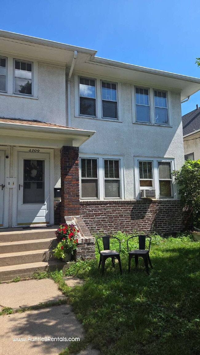 4209 Pleasant Ave in Minneapolis, MN - Building Photo - Building Photo