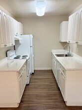 Olive Court Apartments in Fair Oaks, CA - Foto de edificio - Building Photo