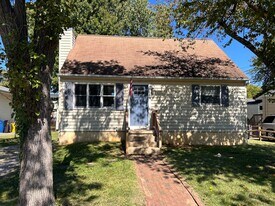 198 Woods Dr in Annapolis, MD - Building Photo