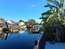 14982 Edgewater Cir in Hudson, FL - Building Photo