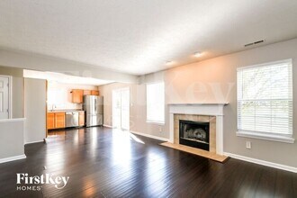 6108 Green Glade Dr in Whitestown, IN - Building Photo - Building Photo