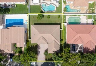 5333 SW 34th Ave in Fort Lauderdale, FL - Building Photo - Building Photo