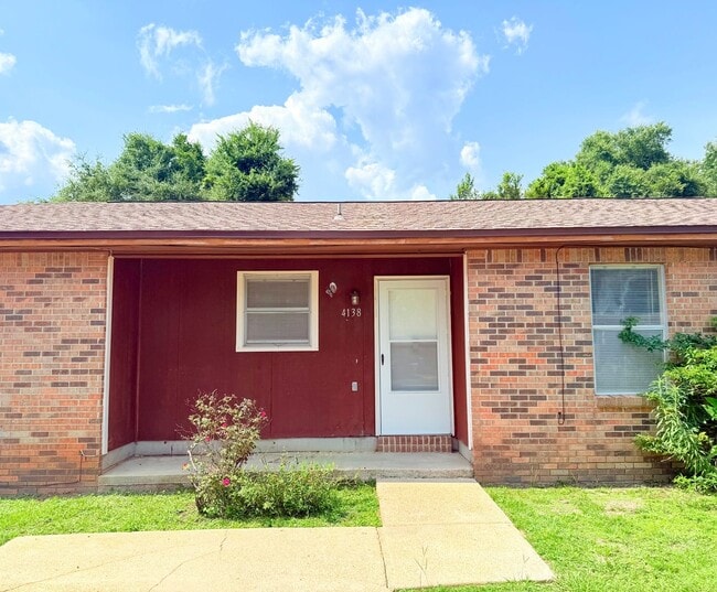 4138 Charles Cir
