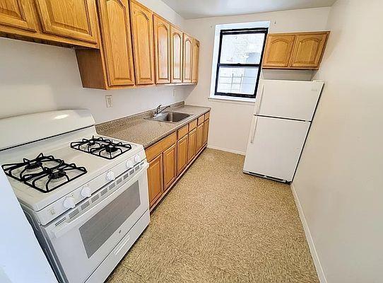 property at 1310 Sheridan Ave