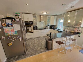 555 Coventry Lane in West Chester, PA - Foto de edificio - Building Photo