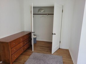 9919 SW Boones Ferry Rd in Portland, OR - Building Photo - Building Photo