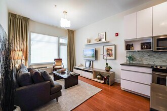 217 Newark Ave in Jersey City, NJ - Building Photo - Building Photo