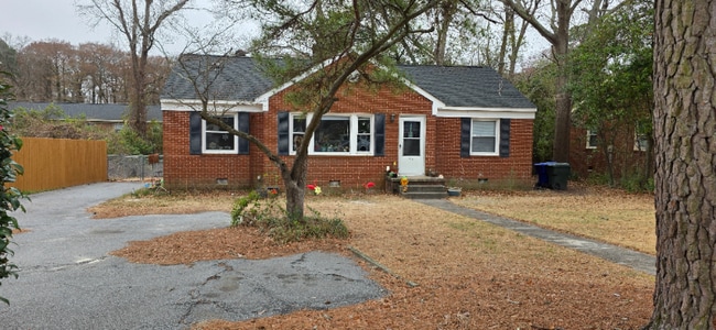 2506 E 4th St in Greenville, NC - Foto de edificio - Building Photo