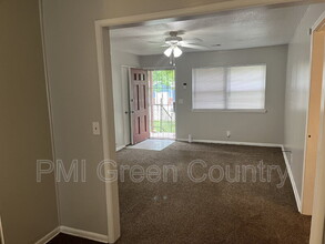 287 E 53rd St N in Tulsa, OK - Building Photo - Building Photo