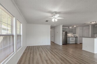112 Varsity Dr in Huntsville, TX - Building Photo - Building Photo