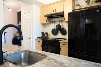 533 NE 3rd Ave, Unit 206 in Fort Lauderdale, FL - Building Photo - Building Photo
