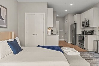 916 N Delaware Ave in Philadelphia, PA - Foto de edificio - Building Photo