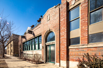 1140 W Cornelia Ave in Chicago, IL - Building Photo - Building Photo