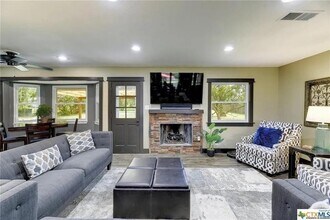 112 W Mimosa Cir in San Marcos, TX - Building Photo - Building Photo