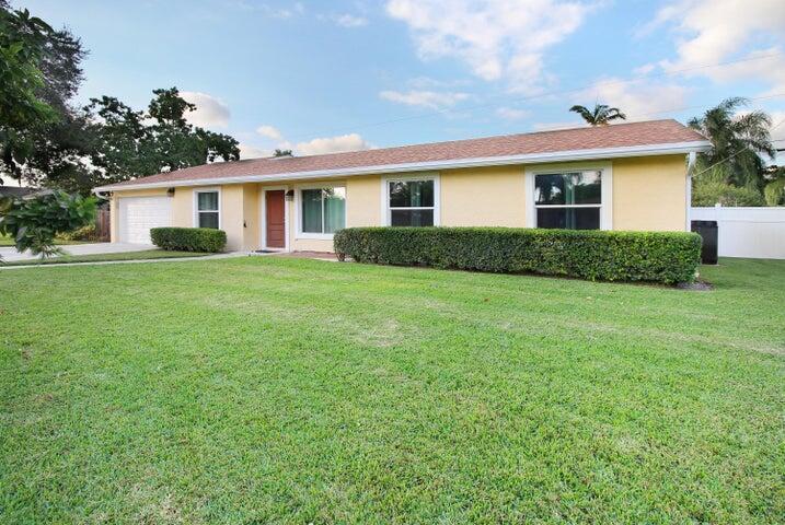 9197 Artist Pl in Wellington, FL - Building Photo