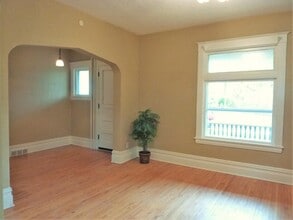 738 Magnolia Ave E, Unit #1 in St. Paul, MN - Building Photo - Building Photo