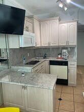 6345 Collins Ave, Unit #809 in Miami Beach, FL - Building Photo - Building Photo