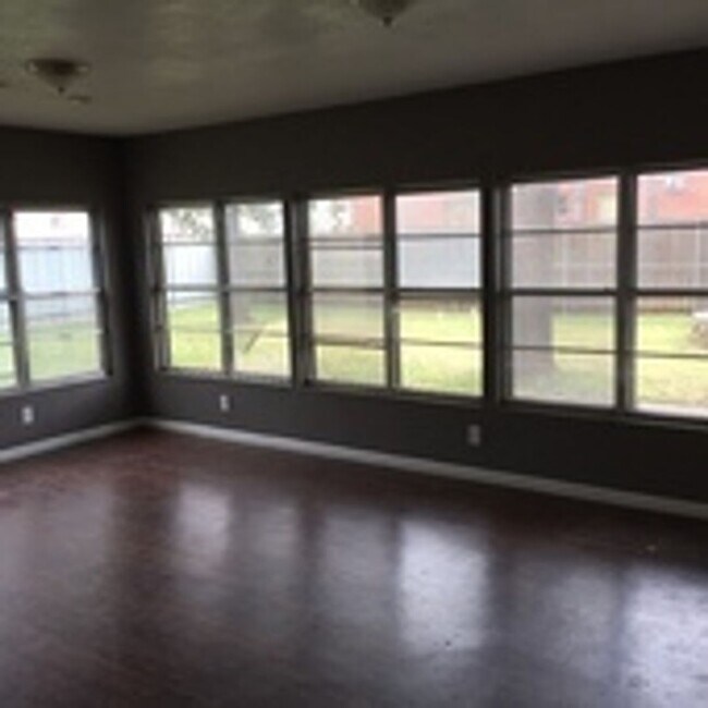 4105 33rd St in Lubbock, TX - Building Photo - Building Photo