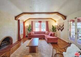 1522 Pandora Ave in Los Angeles, CA - Building Photo - Building Photo