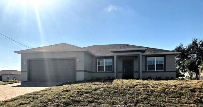 1608 NW 18th St in Cape Coral, FL - Building Photo