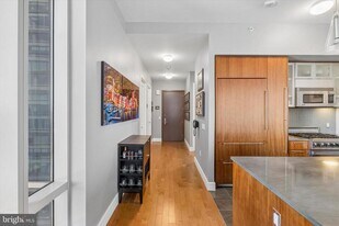 1414 S Penn Square in Philadelphia, PA - Building Photo