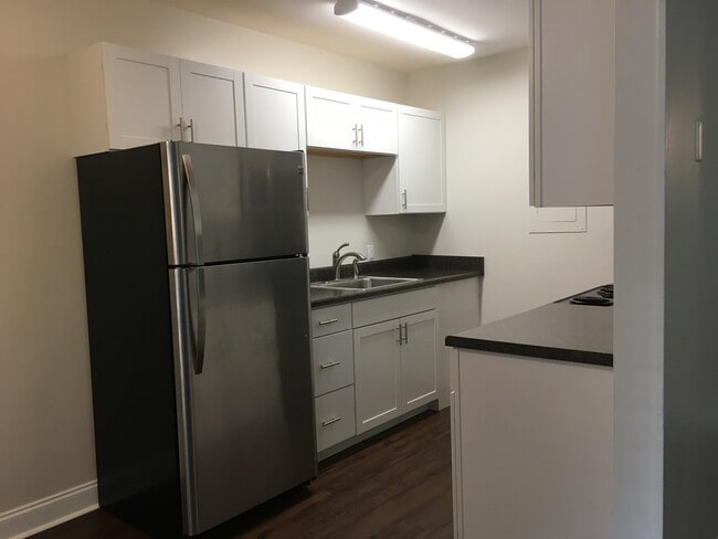 2223 Laurel Ave in Knoxville, TN - Building Photo - Building Photo