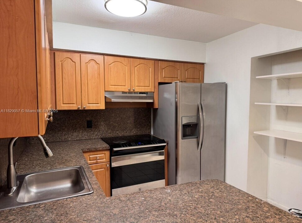 1750 W 56th St in Hialeah, FL - Building Photo